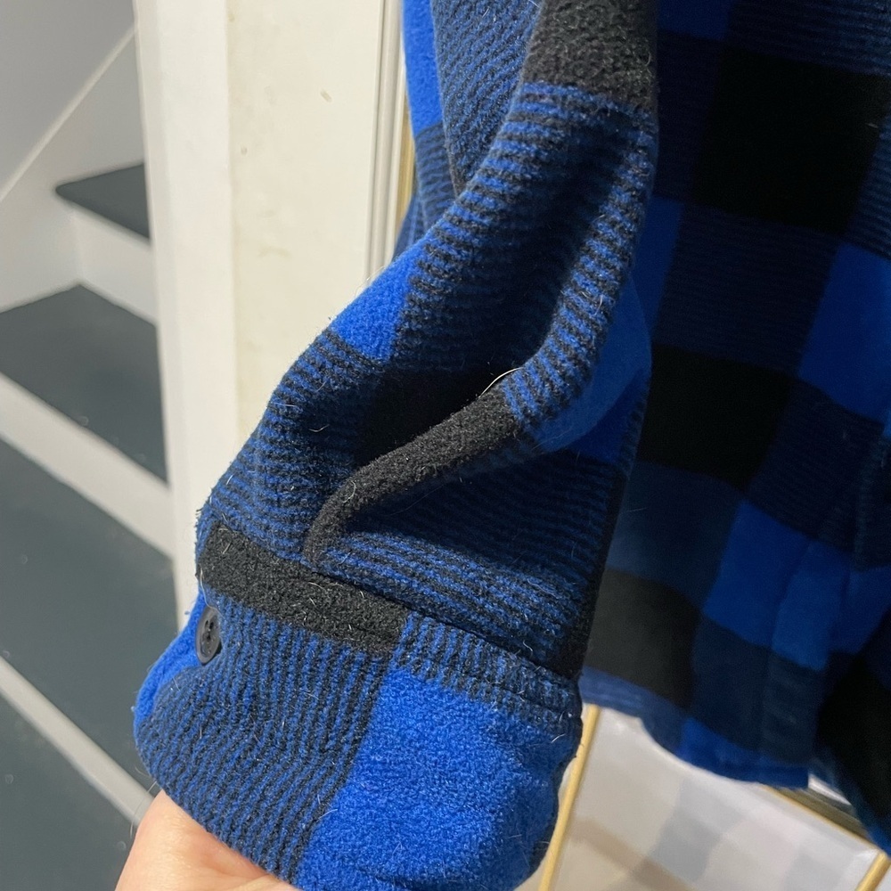 Blue and Black Plaid Men's Sweater Small - Picture 5 of 7